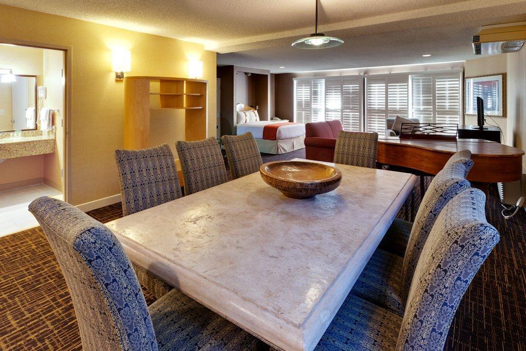 - Pleasanton By Ihg Hotel