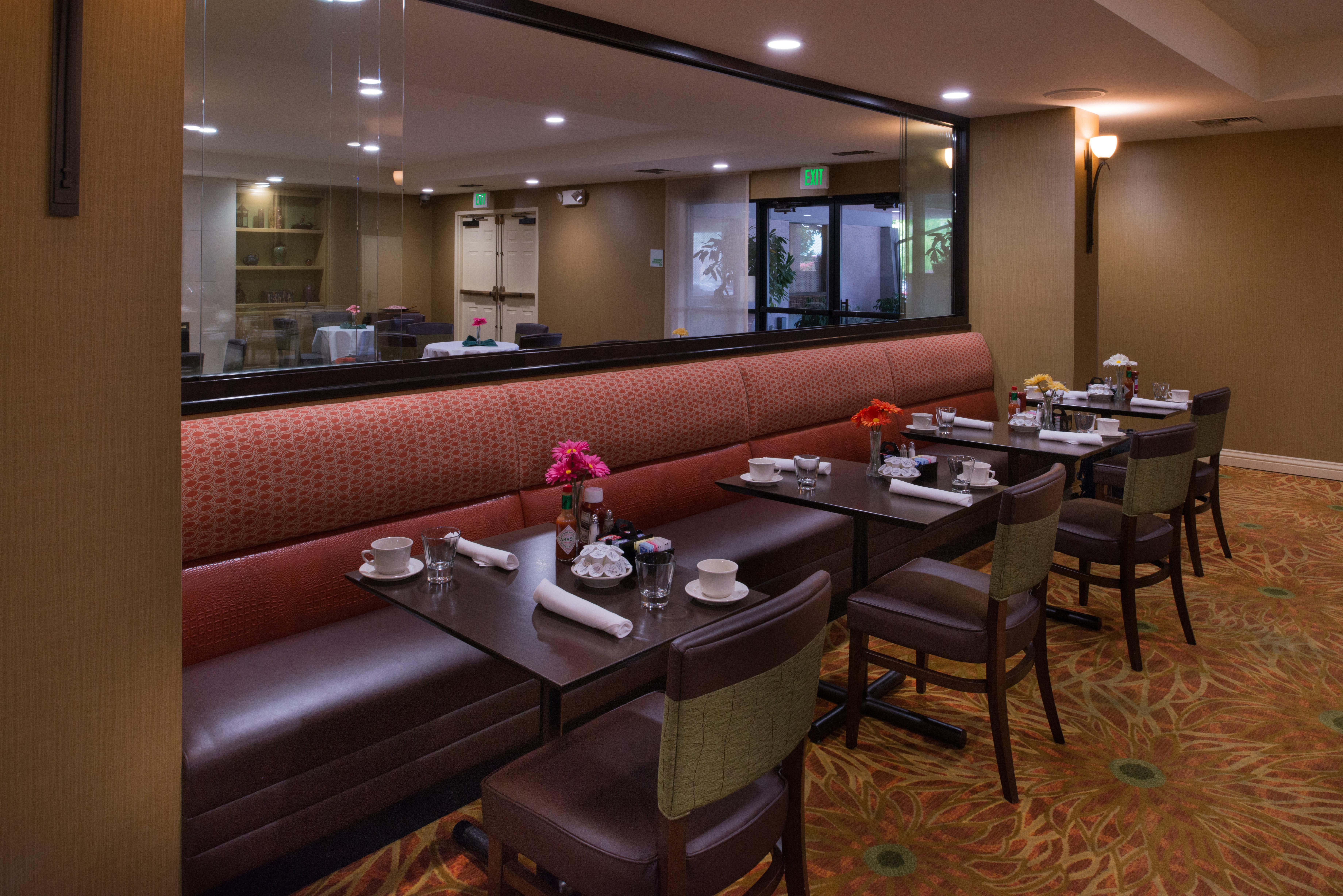 - Pleasanton By Ihg 3* Dublin