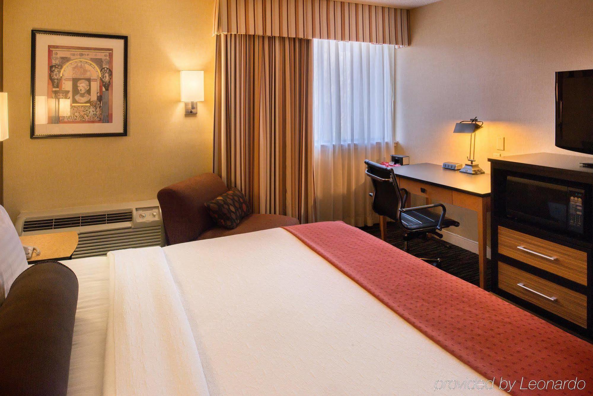- Pleasanton By Ihg 3*